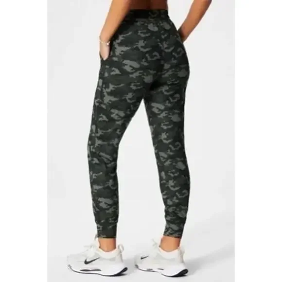 New Fabletics High Waisted Performance Jogger Camo Womens size M - Picture 2 of 6